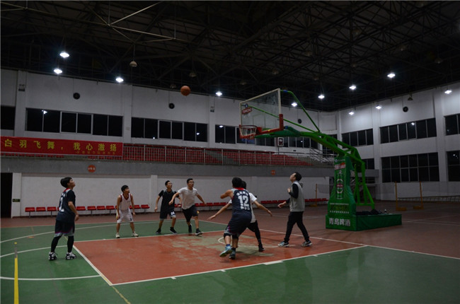 紀(jì)念“五四”運動100周年——城投集團(tuán)、昌南新區(qū)開展籃球友誼賽