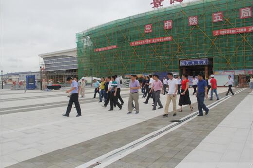 喜迎十九大，身邊看變化——我市干部賢內(nèi)助、鄉(xiāng)鎮(zhèn)街道負(fù)責(zé)人參觀高鐵商務(wù)區(qū)