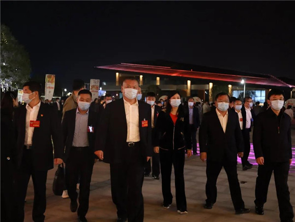 人大代表、政協(xié)委員打卡《china》