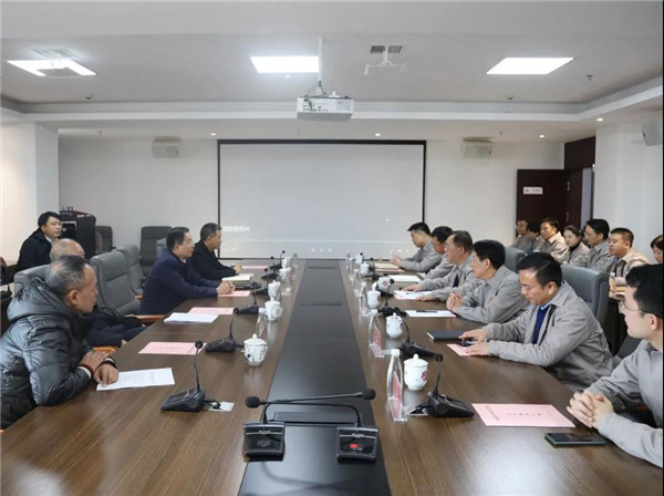 市委常委、常務副市長鄧永翔現(xiàn)場調研城投集團產業(yè)項目